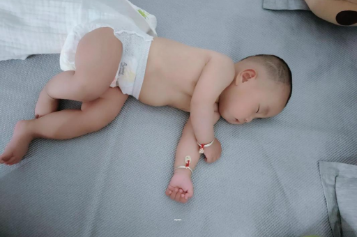 漳州宝宝先长上牙还是下牙